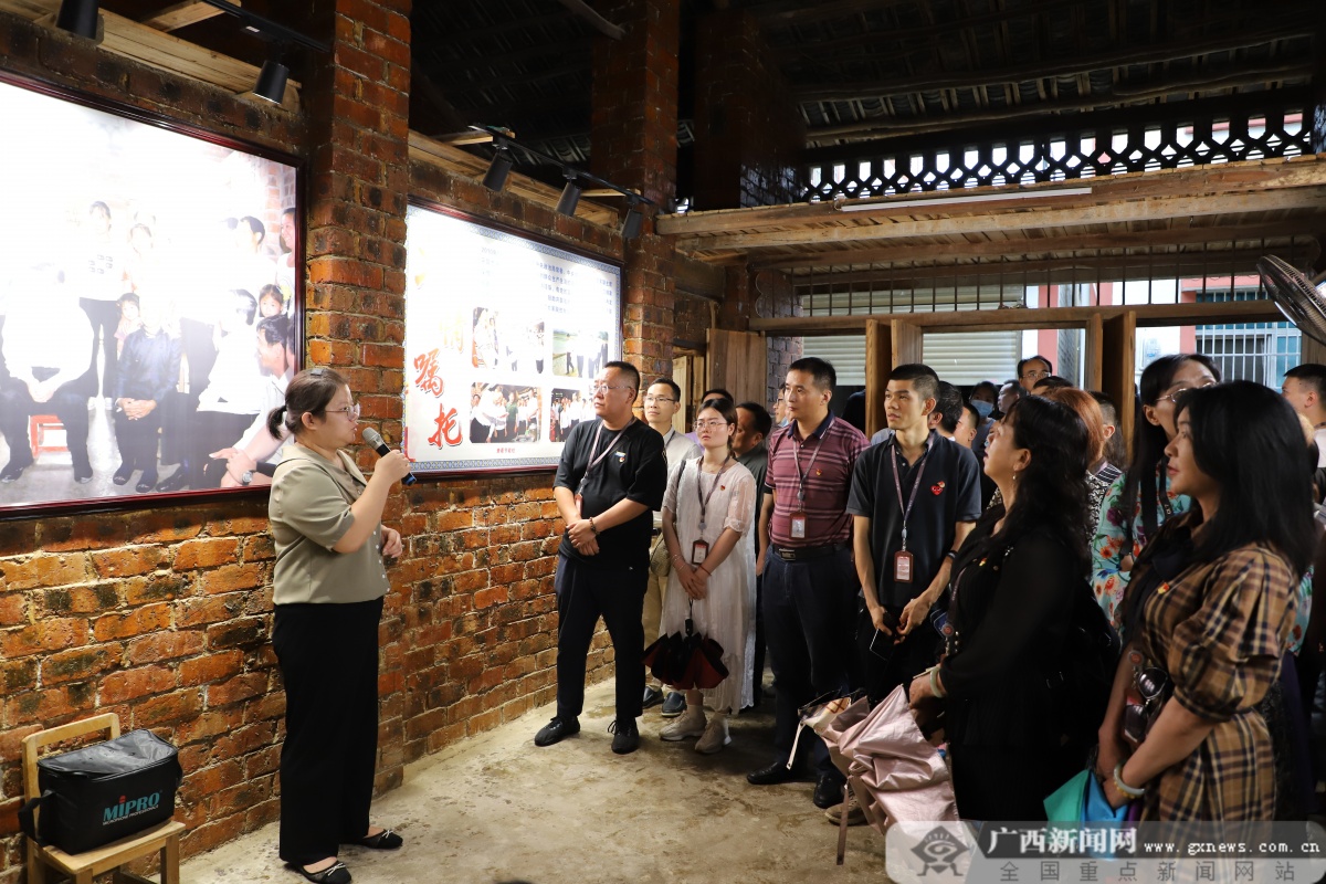 beat365官方网站南宁分校举办领导干部、党支部书记培训班